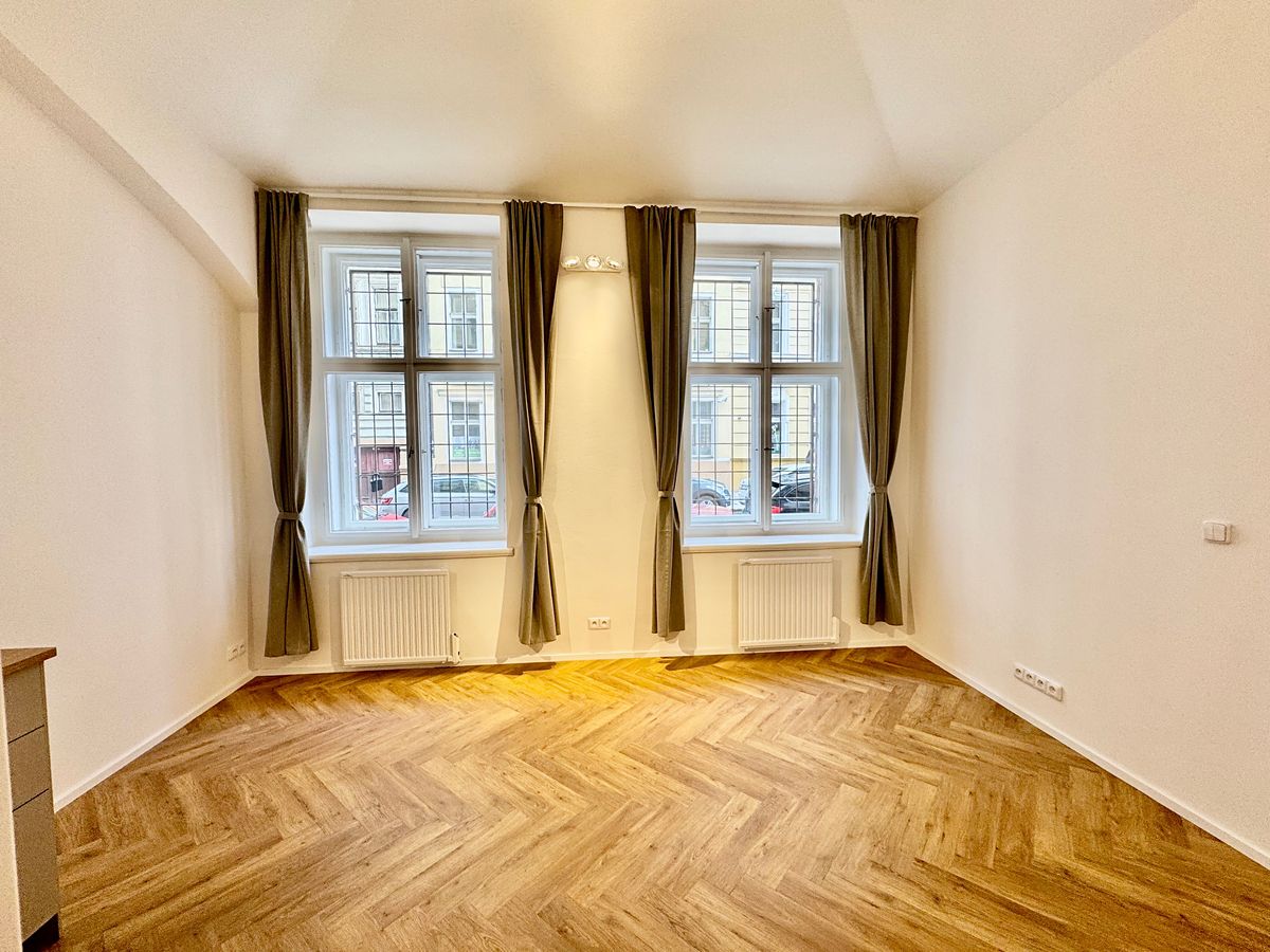 Pronájem bytu 1+kk 28 m² – fotografie 2