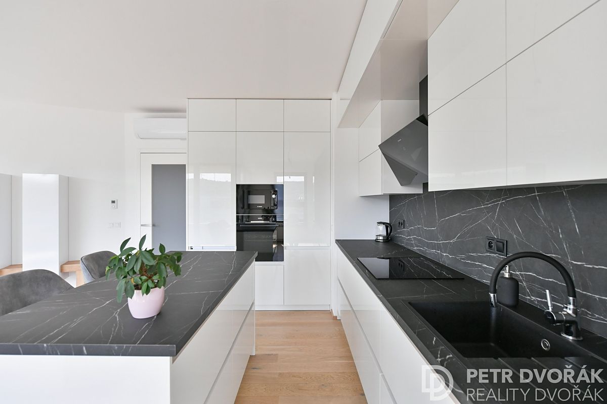 Pronájem bytu 2+kk 58 m² – fotografie 5