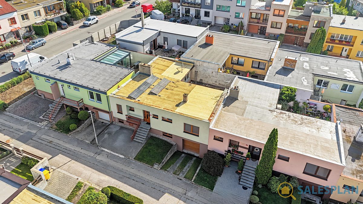 Prodej rodinného domu 233 m², pozemek 266 m² – fotografie 2