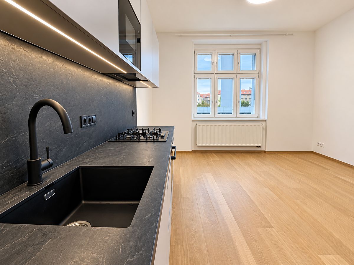 Pronájem bytu 2+kk 48 m² – fotografie 3