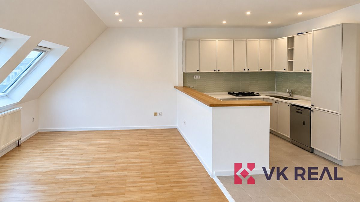 Pronájem bytu 2+kk 61 m² – fotografie 3