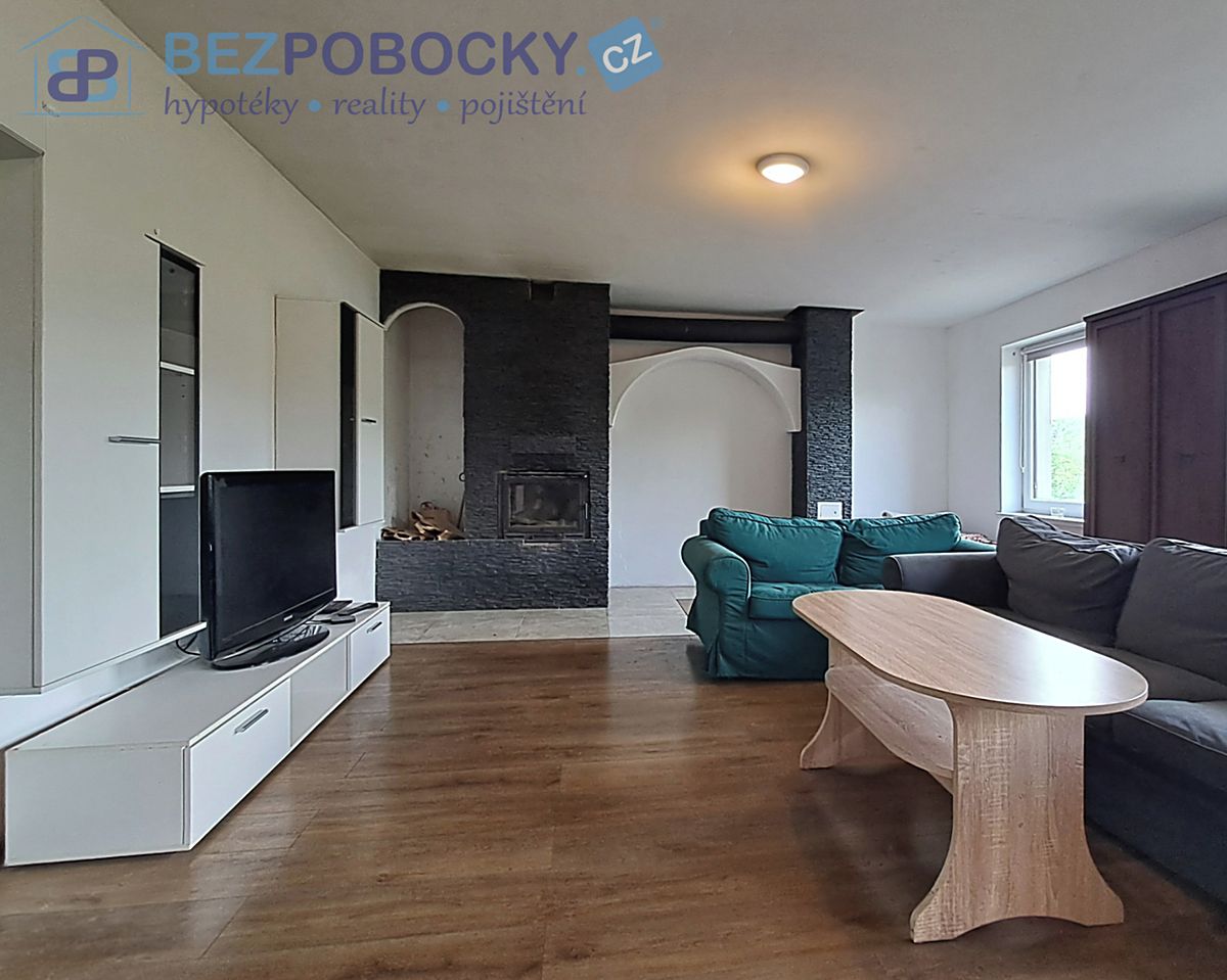 Prodej rodinného domu 107 m², pozemek 623 m² – fotografie 2