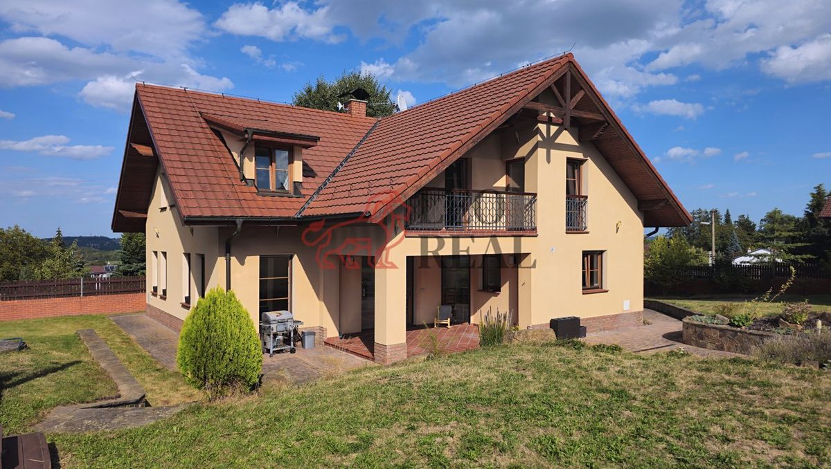 Prodej vily 316 m², pozemek 1751 m²