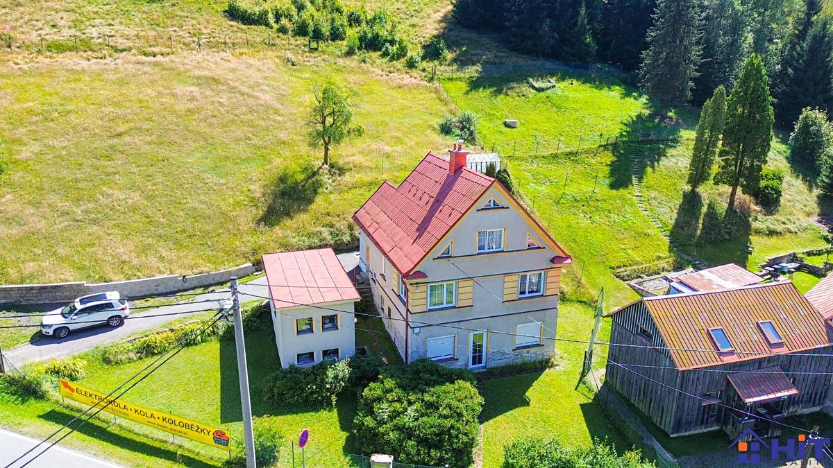 Prodej rodinného domu 200 m², pozemek 2251 m² – fotografie 4