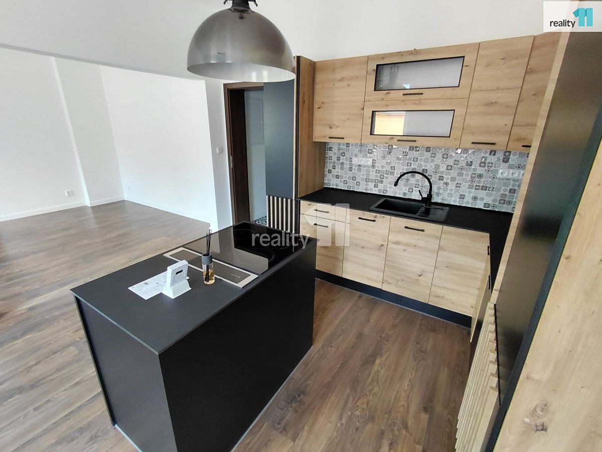 Pronájem bytu 3+1 97 m² – fotografie 2