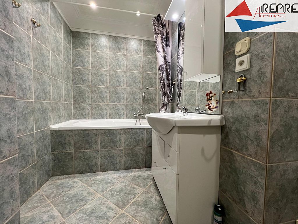 Pronájem bytu 4+1 150 m² – fotografie 3