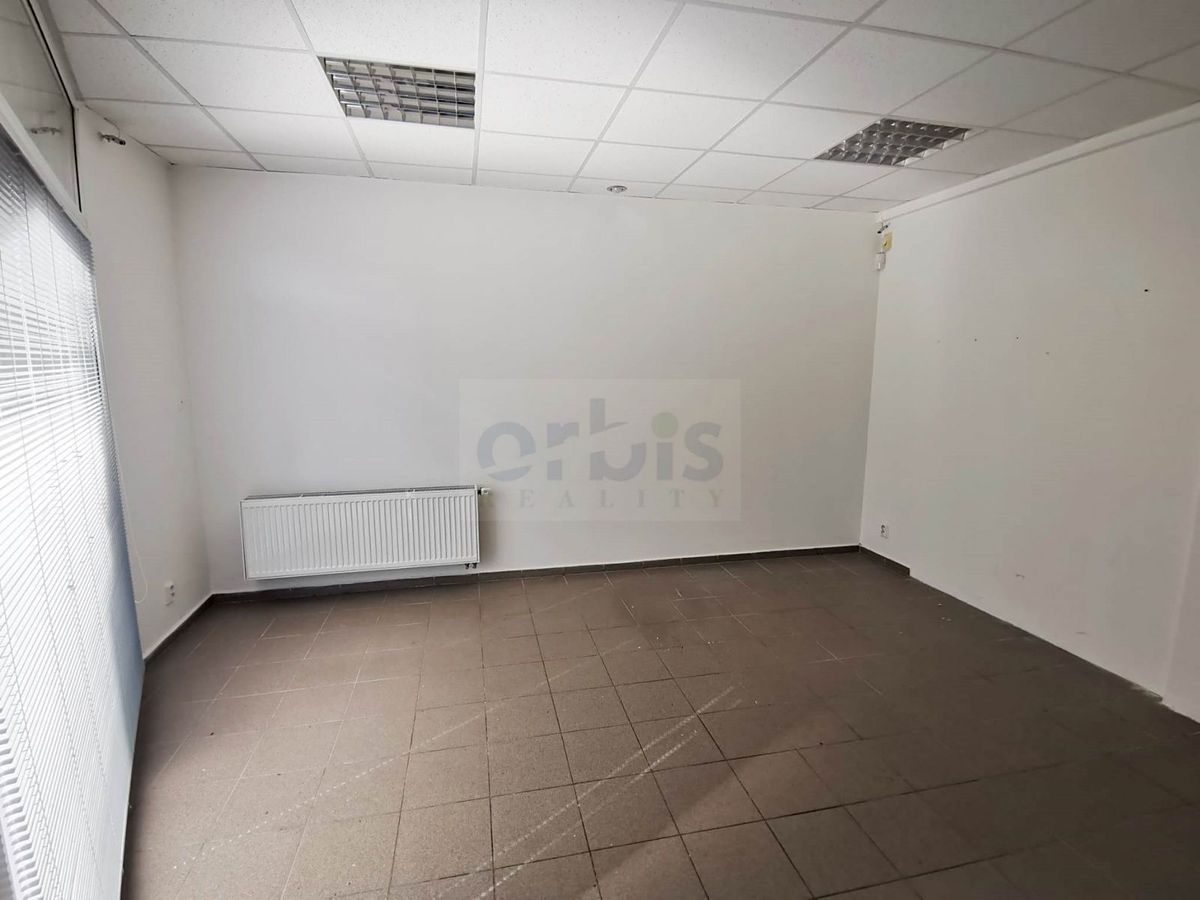 Pronájem obchodního prostoru 52 m² – fotografie 3
