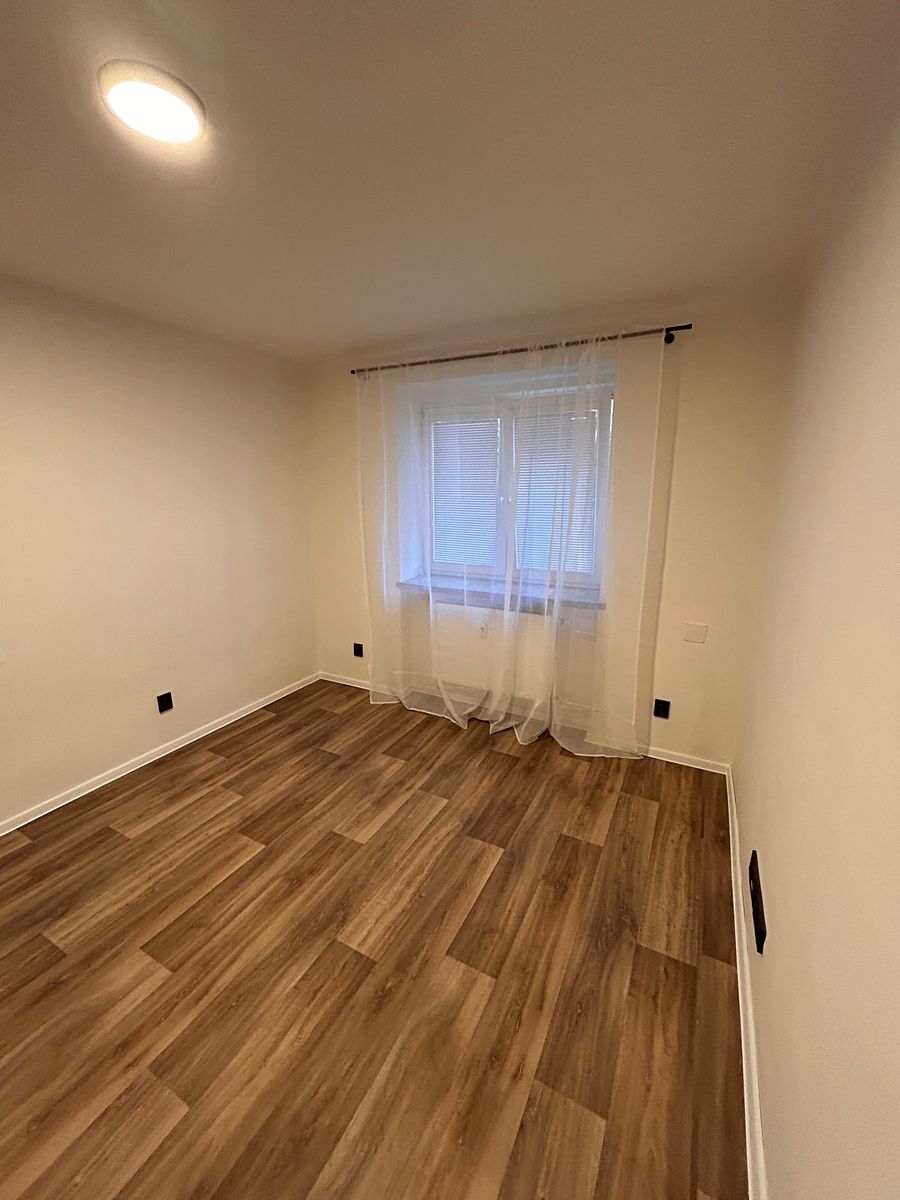 Pronájem bytu 1+1 28 m² – fotografie 4
