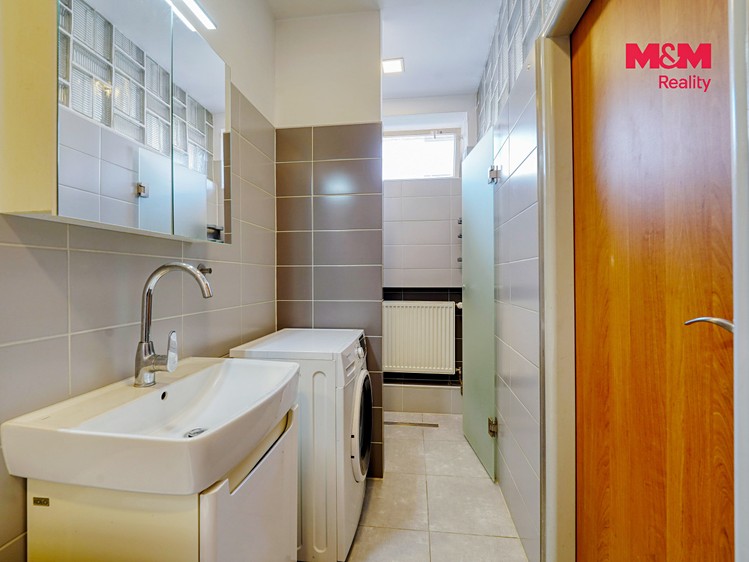 Комерційне приміщення на продаж, 343 м² (22 з 30)