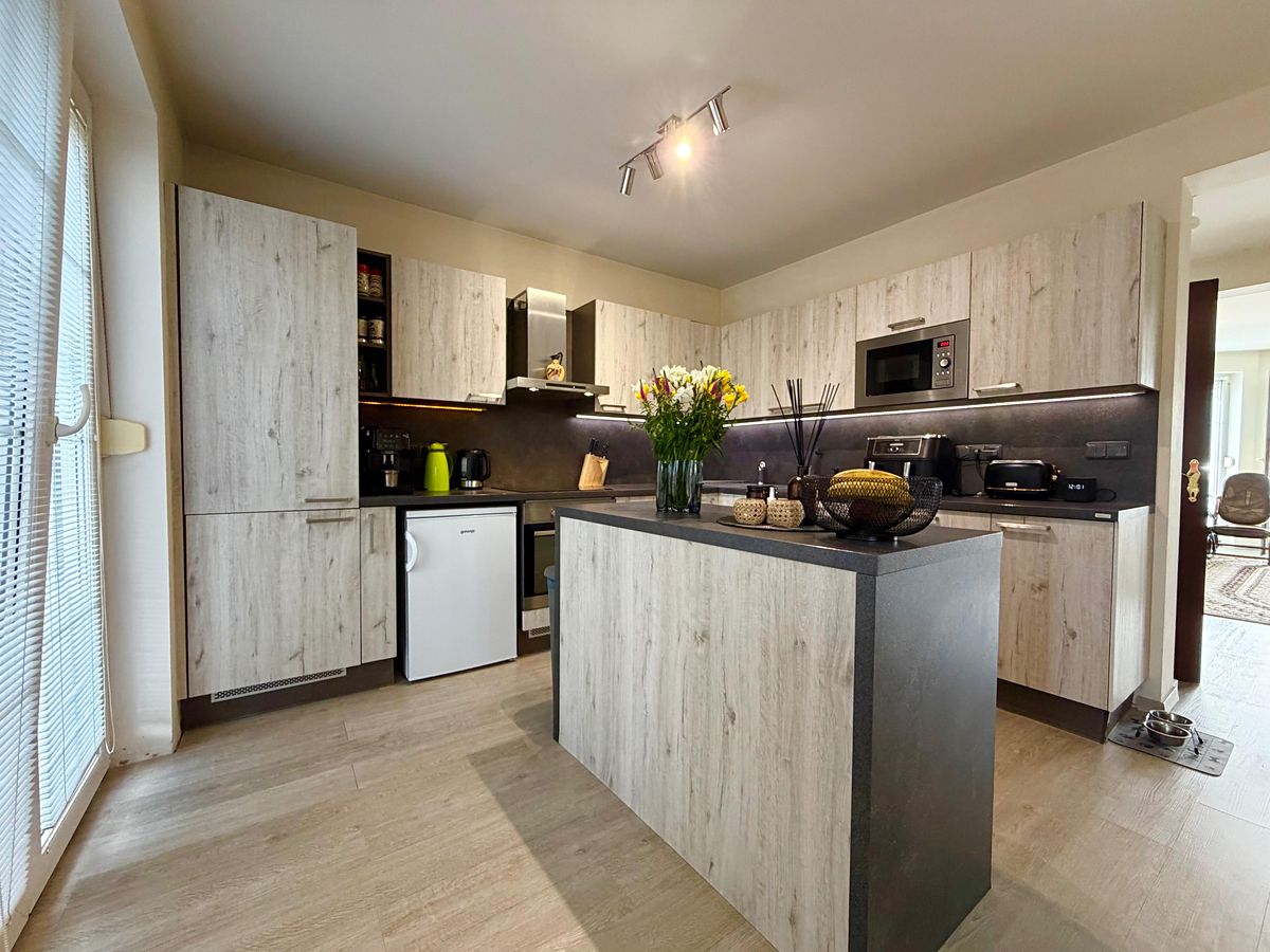 Prodej rodinného domu 182 m², pozemek 672 m² – fotografie 4