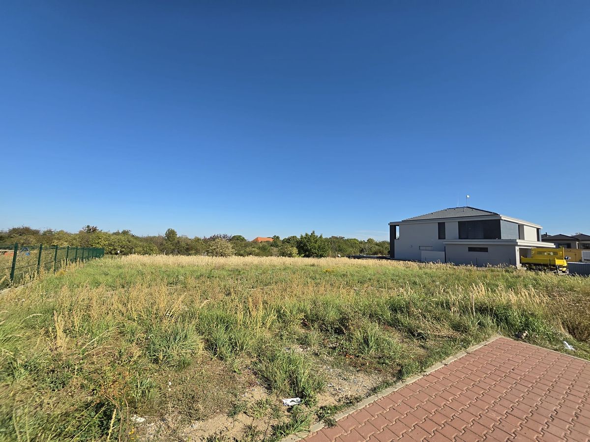 Prodej stavebního pozemku 1204 m² – fotografie 3