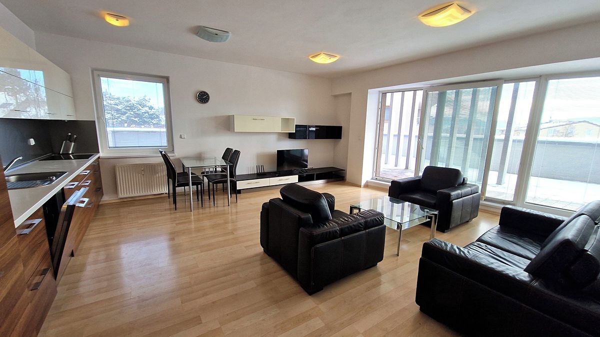 Pronájem bytu 2+kk 65 m² – fotografie 2