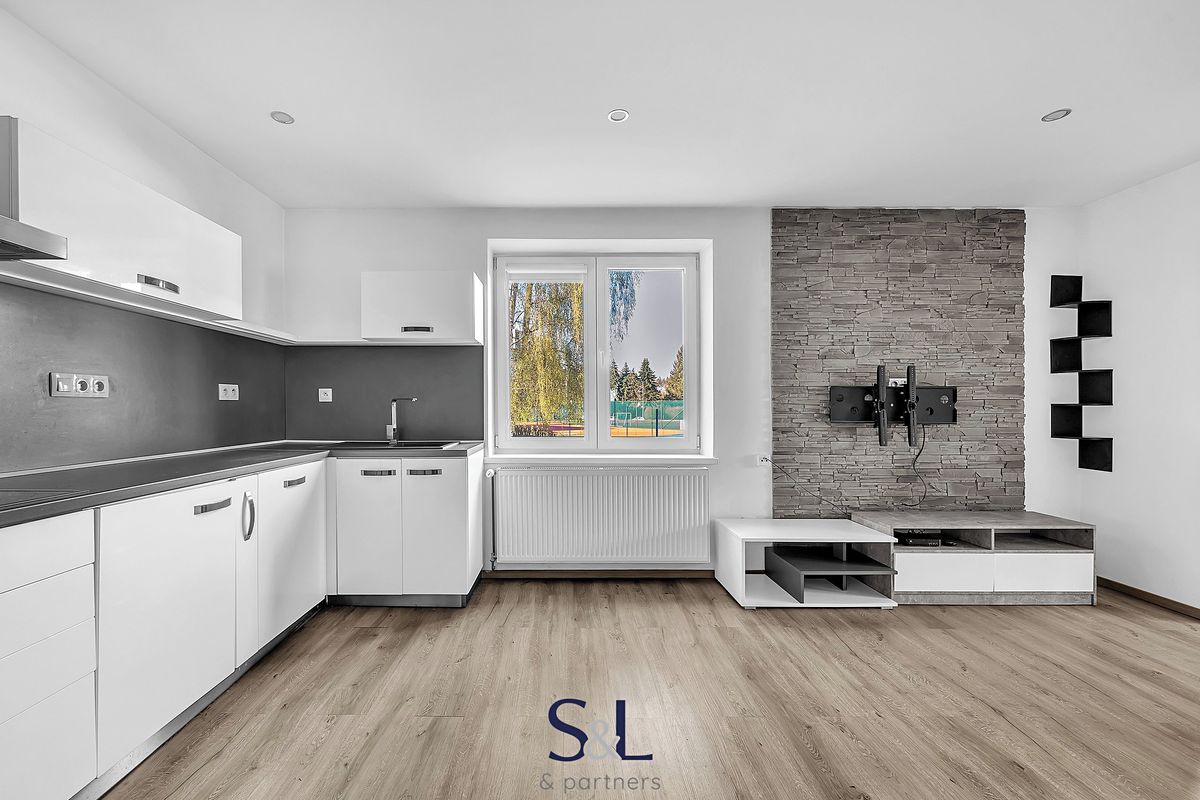 Pronájem bytu 2+kk 49 m² – fotografie 3