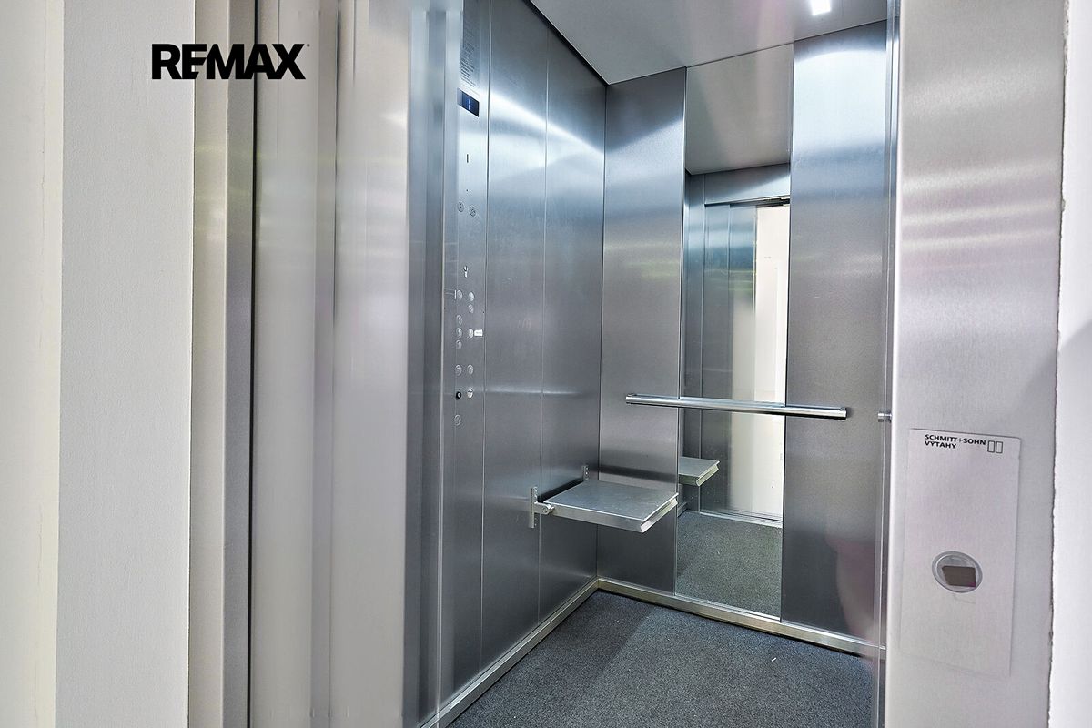 Pronájem obchodního prostoru 139 m² – fotografie 4