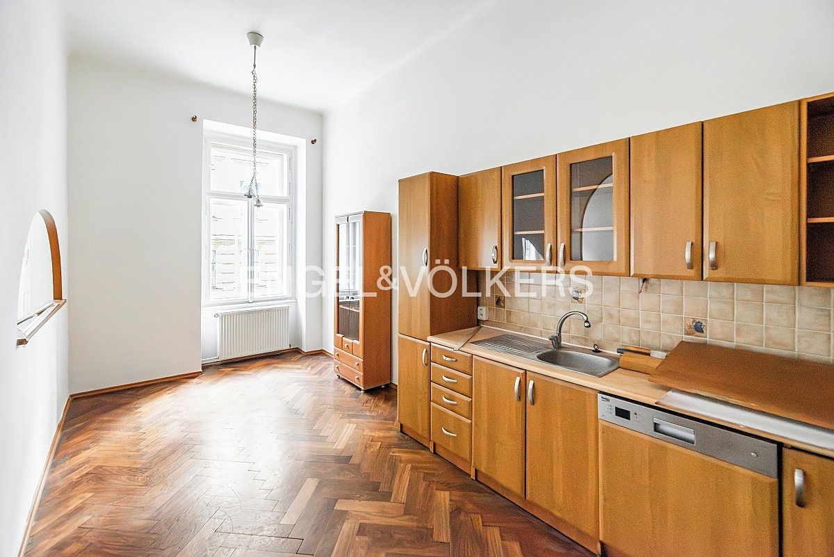 Pronájem bytu 4+kk 113 m² – fotografie 2