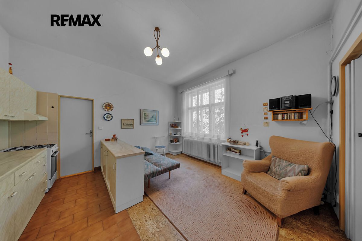 Prodej rodinného domu 132 m², pozemek 1889 m² – fotografie 2