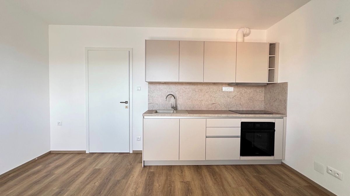 Pronájem bytu 2+kk 44 m² – fotografie 4
