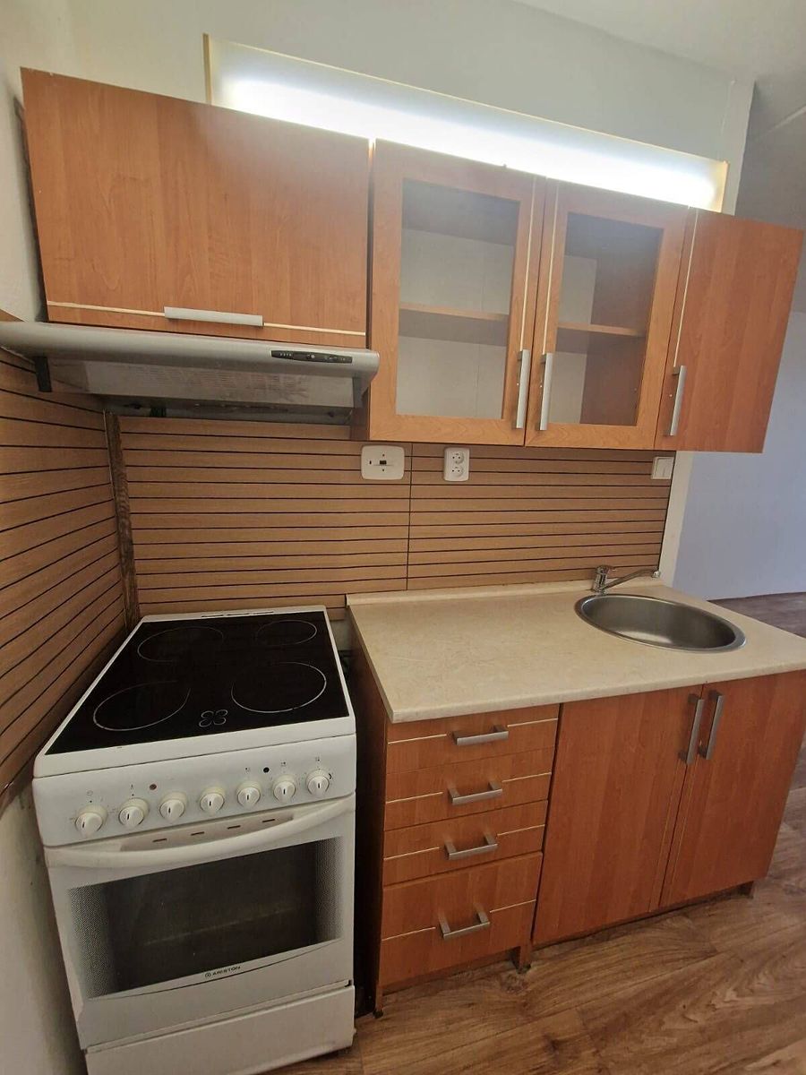 Pronájem bytu 2+kk 39 m² – fotografie 3
