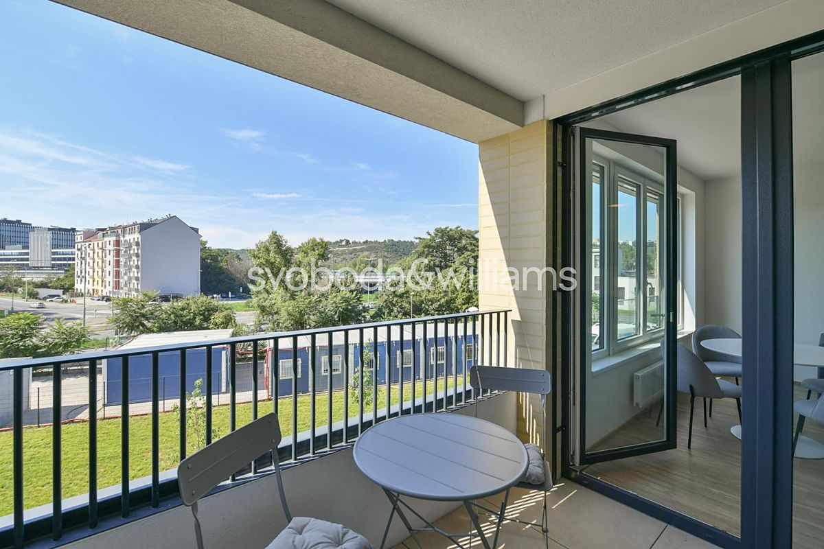 Pronájem bytu 2+kk 54 m² – fotografie 2