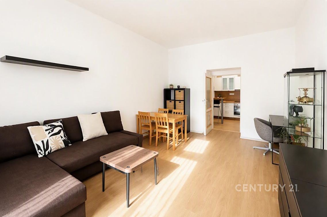Pronájem bytu 2+1 55 m² – fotografie 3