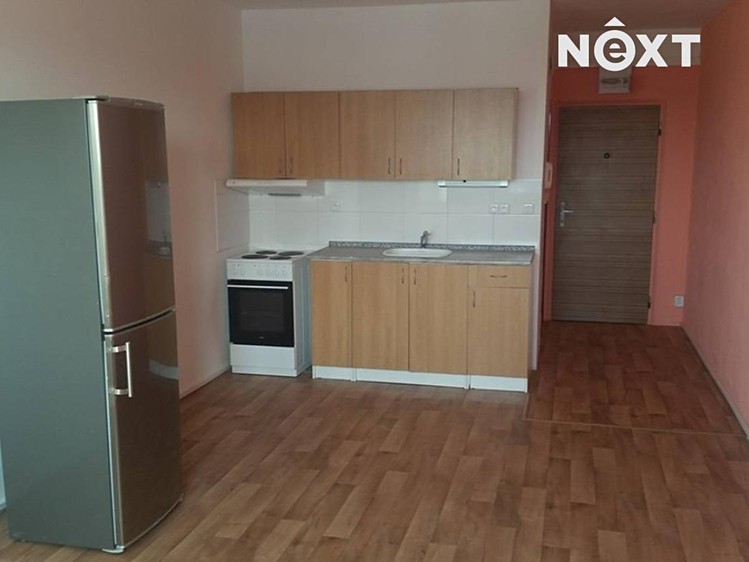 Pronájem bytu 1+kk, 28 m² (1 z 4)