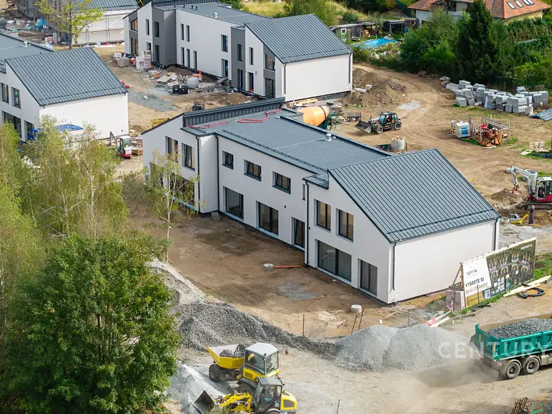 Prodej rodinného domu 150 m², pozemek 614 m², Kamenice – náhled fotky 2