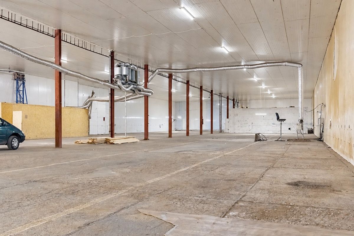Pronájem skladového prostoru 1427 m² – fotografie 2