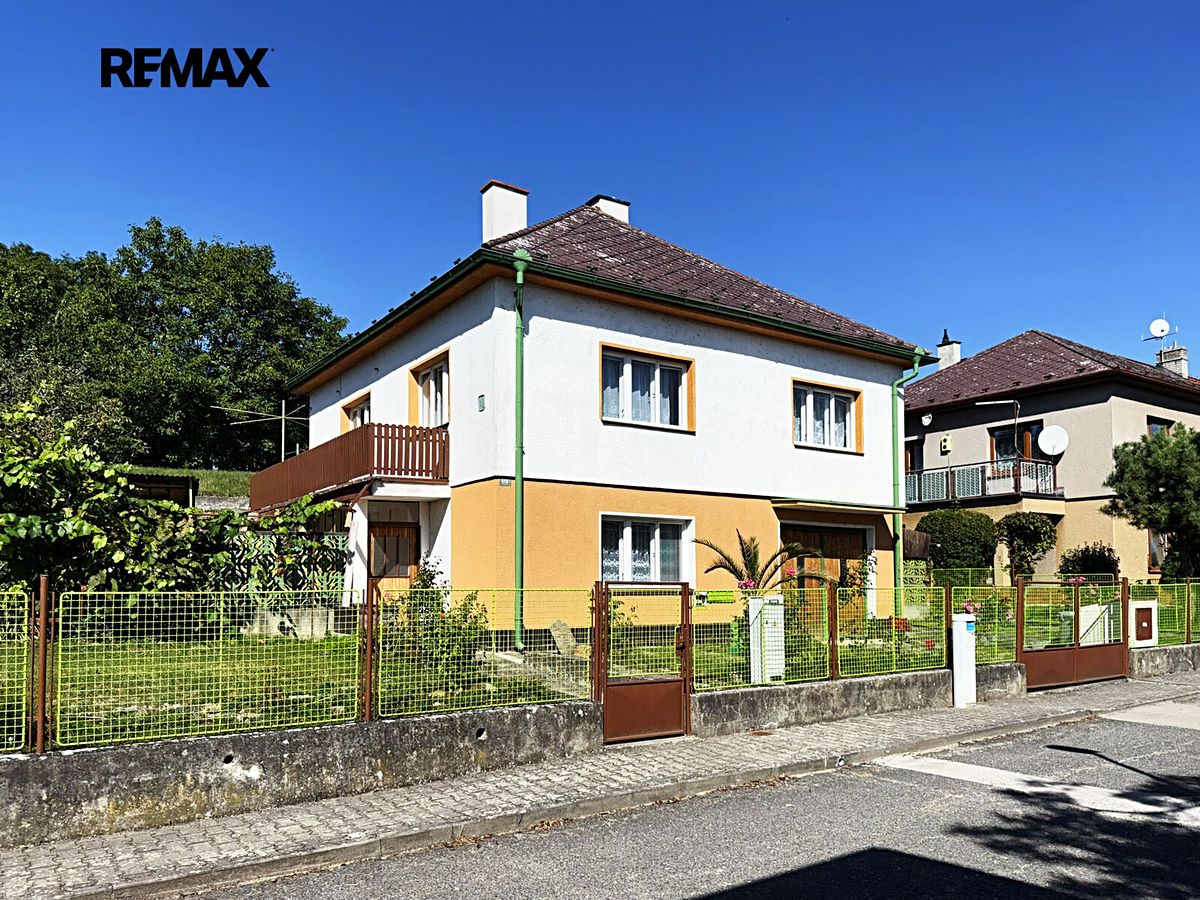 Prodej rodinného domu 144 m², pozemek 669 m²