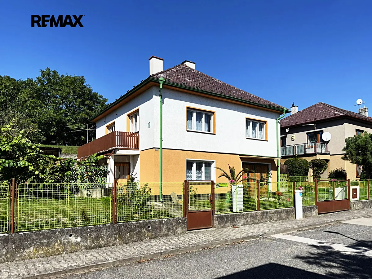 Prodej rodinného domu 144 m², pozemek 669 m²