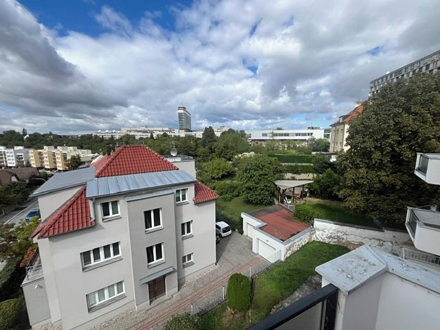 Pronájem bytu 3+1 82 m² – fotografie 3