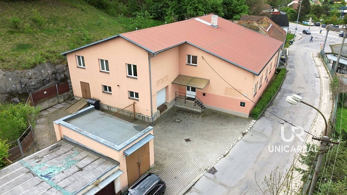 Prodej výrobní haly, prostoru 834 m² – fotografie 2