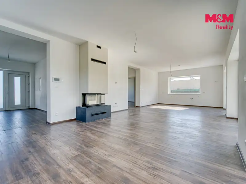 Prodej rodinného domu 168 m², pozemek 809 m², Vodochody – náhled fotky 3
