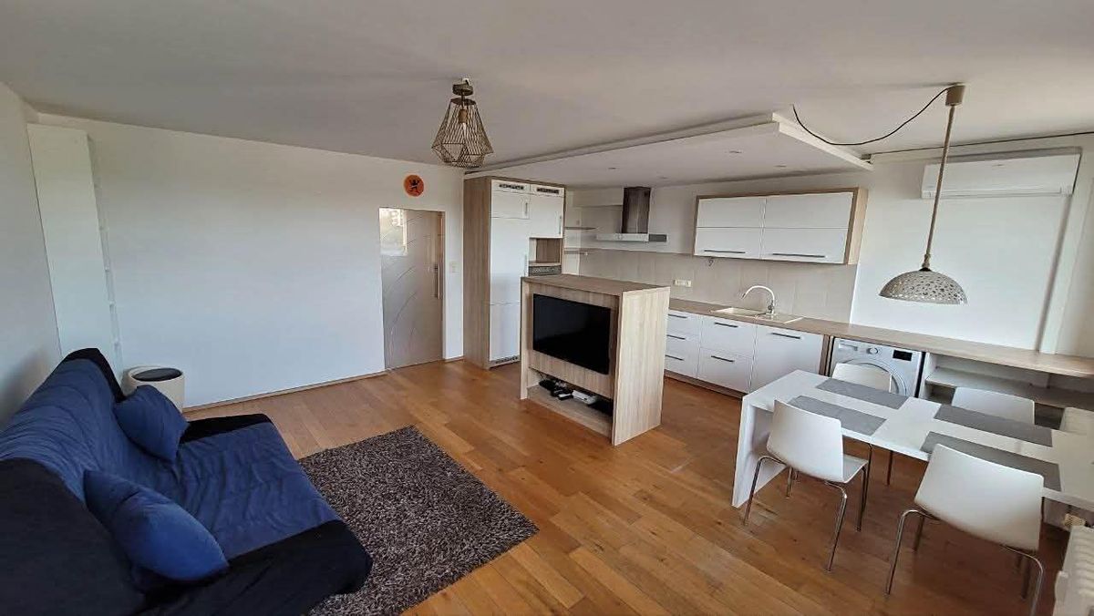 Pronájem bytu 3+kk 47 m² – fotografie 3