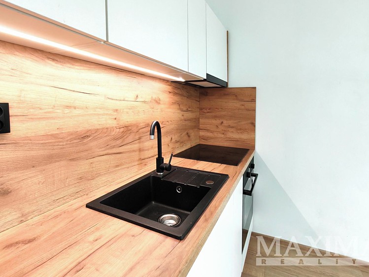 Prodej bytu 1+kk, 20 m² (1 z 13)