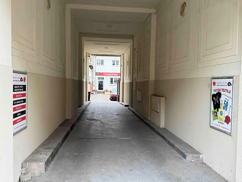 Pronájem obchodního prostoru 322 m², Praha – náhled fotky 2