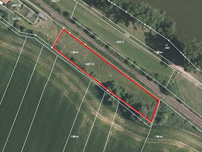 Prodej pozemku 1832 m²