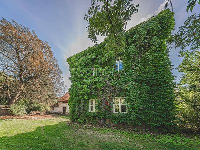 Prodej rodinného domu 300 m², pozemek 5559 m²