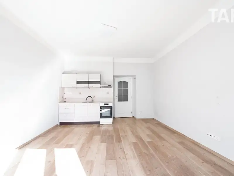 Prodej bytu 1+kk 34 m², Praha – náhled fotky 1
