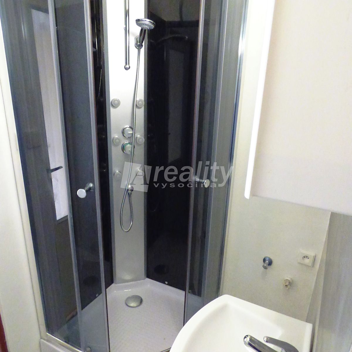 Pronájem bytu 1+1 35 m² – fotografie 3