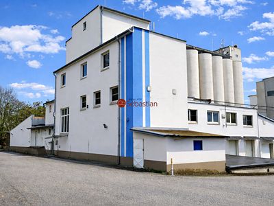 Pronájem výrobní haly, prostoru 1930 m²