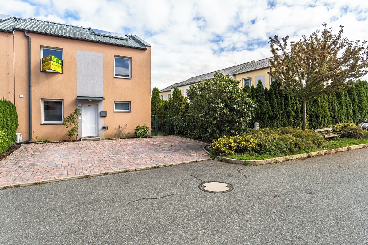Pronájem rodinného domu 104 m², pozemek 239 m² – fotografie 2