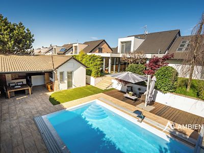 Prodej rodinného domu 382 m², pozemek 849 m²