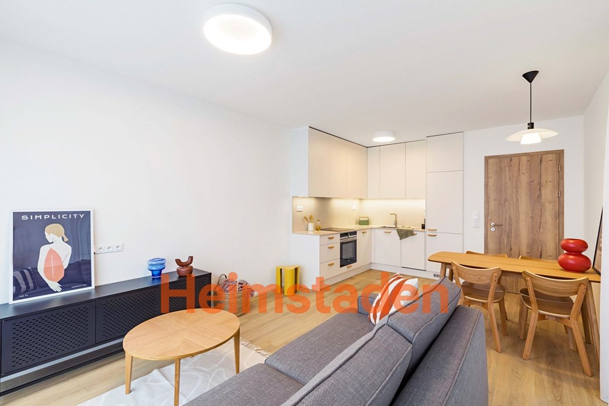 Pronájem bytu 2+kk 61 m² – fotografie 4