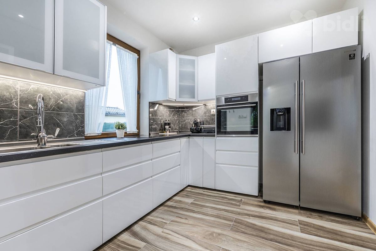 Prodej rodinného domu 160 m², pozemek 591 m² – fotografie 2