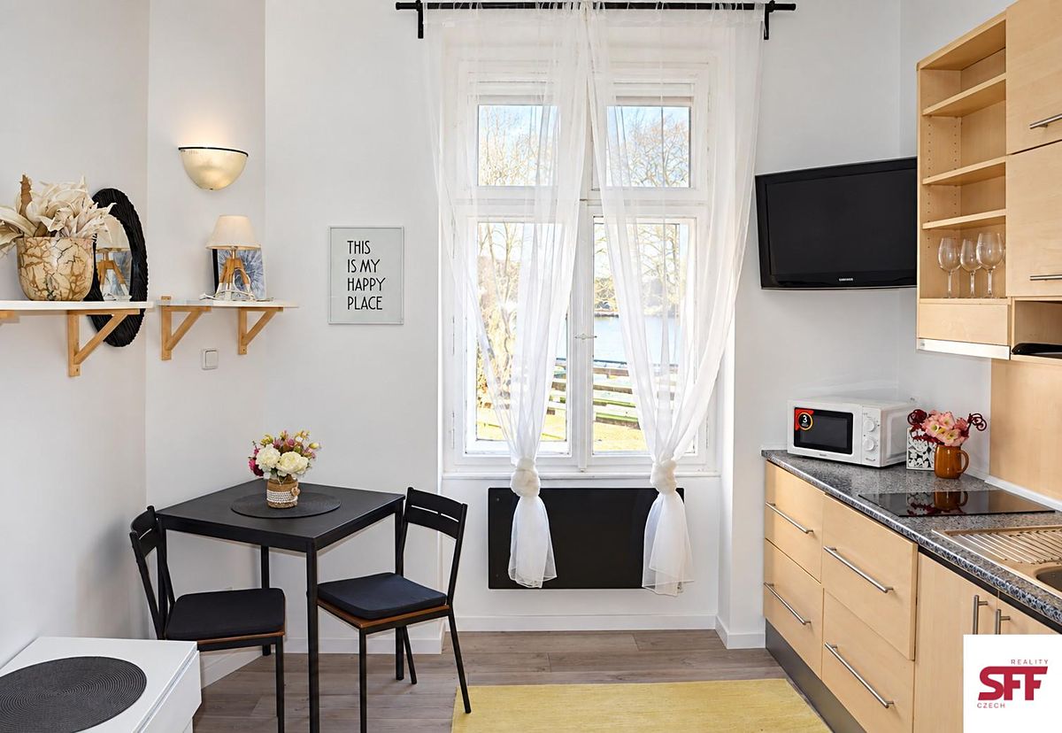 Pronájem bytu 1+kk 17 m² – fotografie 2