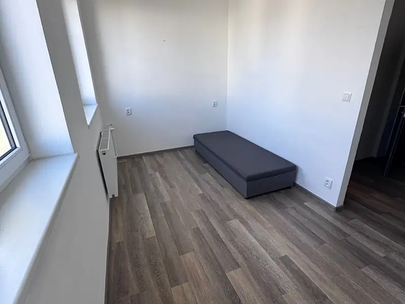 Pronájem bytu 1+kk 26 m², Rudolfov – náhled fotky 3