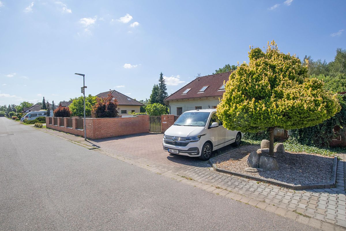 Prodej rodinného domu 400 m², pozemek 1764 m² – fotografie 5