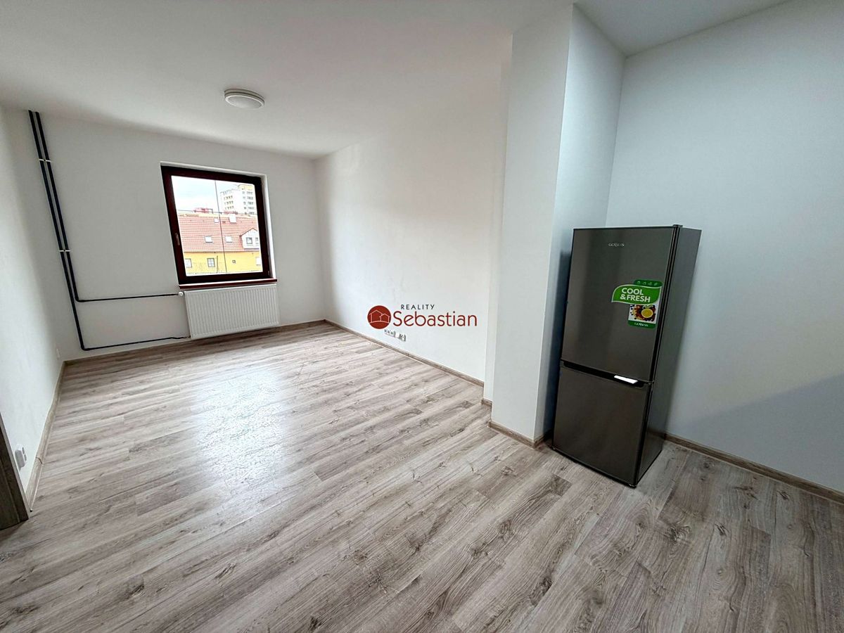 Pronájem bytu 3+kk 53 m² – fotografie 3