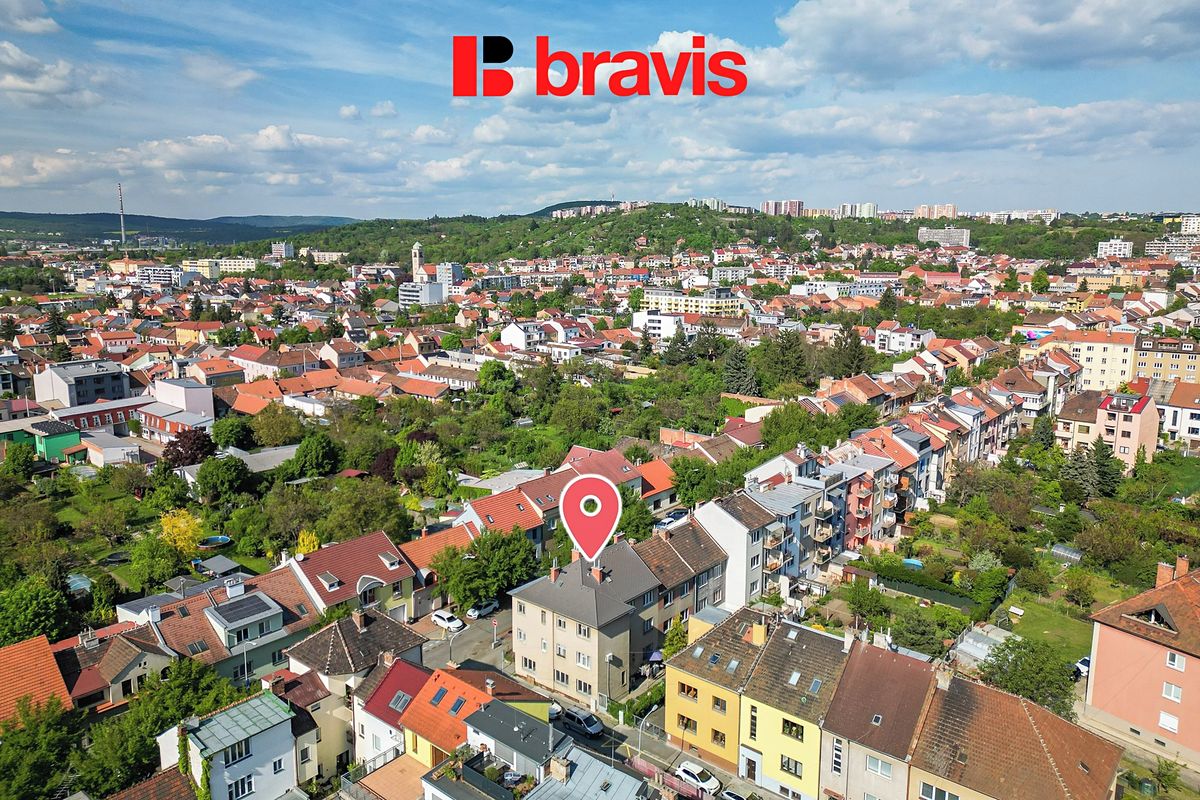 Prodej rodinného domu 284 m², pozemek 241 m² – fotografie 3