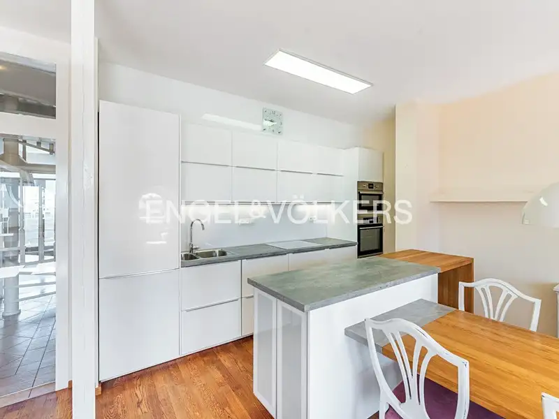 Pronájem bytu 4+kk 150 m², Praha – náhled fotky 3